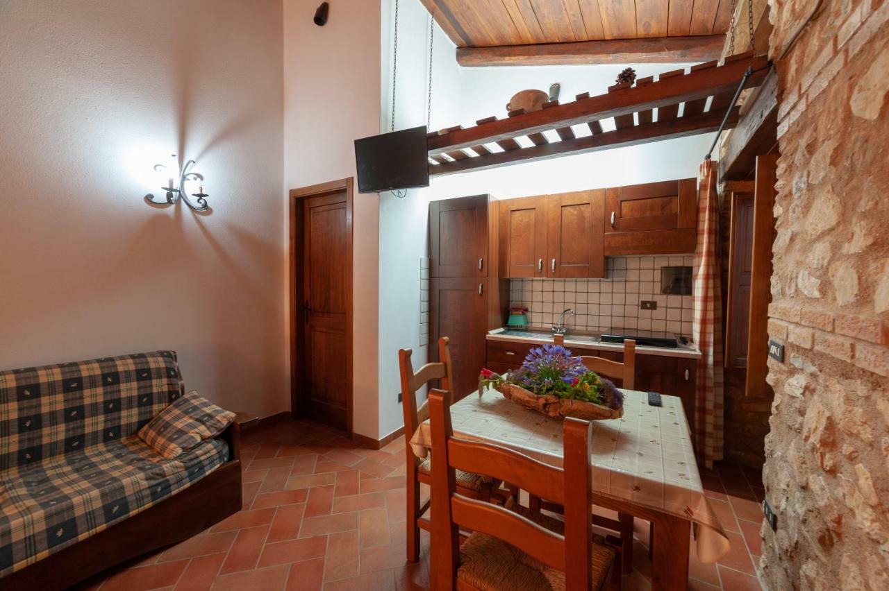 Azienda Agrituristica Le Terre Di San Leonardo سترارو المظهر الخارجي الصورة