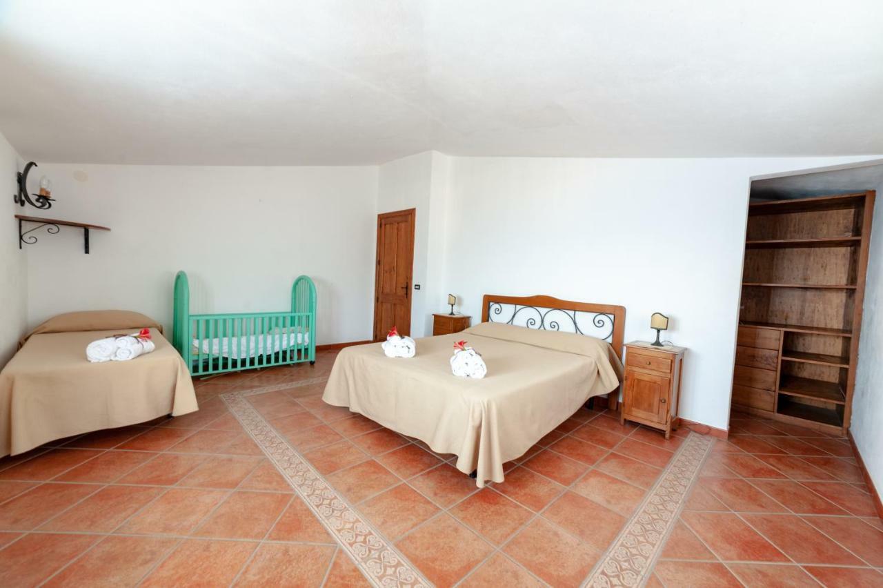 Azienda Agrituristica Le Terre Di San Leonardo سترارو المظهر الخارجي الصورة