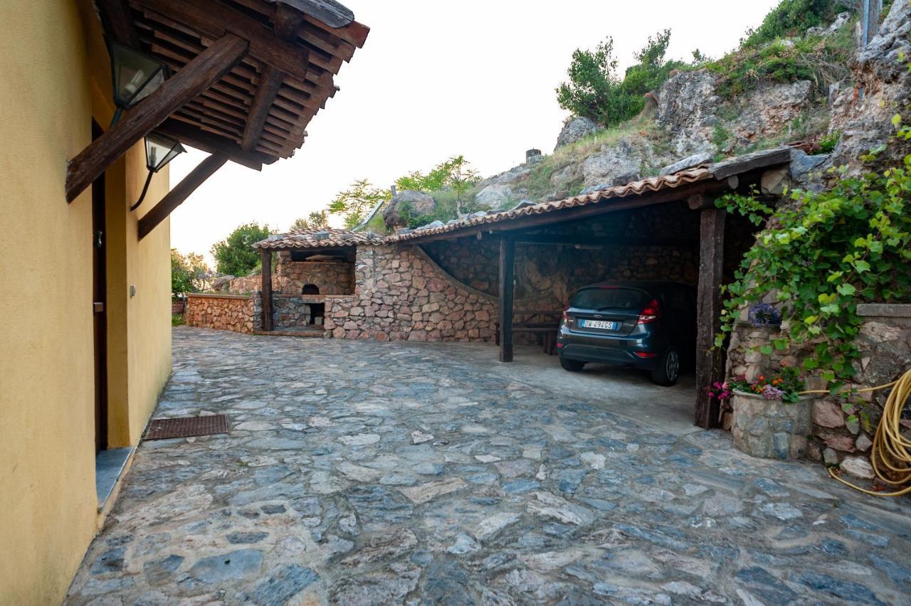 Azienda Agrituristica Le Terre Di San Leonardo سترارو المظهر الخارجي الصورة
